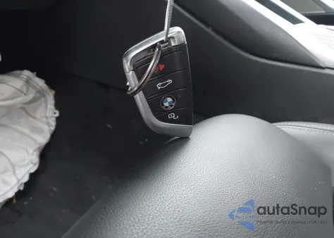 2019 BMW 330Xi z USA, uszkodzony, nr VIN WBA5R7C55KAJ80694